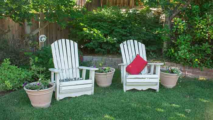 10 Ways to Jazz Up Your Outdoor Living Space