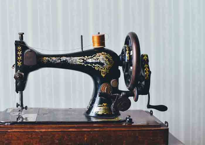 A Brief History of Sewing Machines