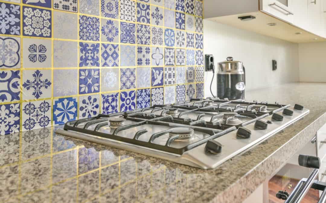 Peel-and-Stick vs. Tile Backsplash: Which Suits Your Kitchen?